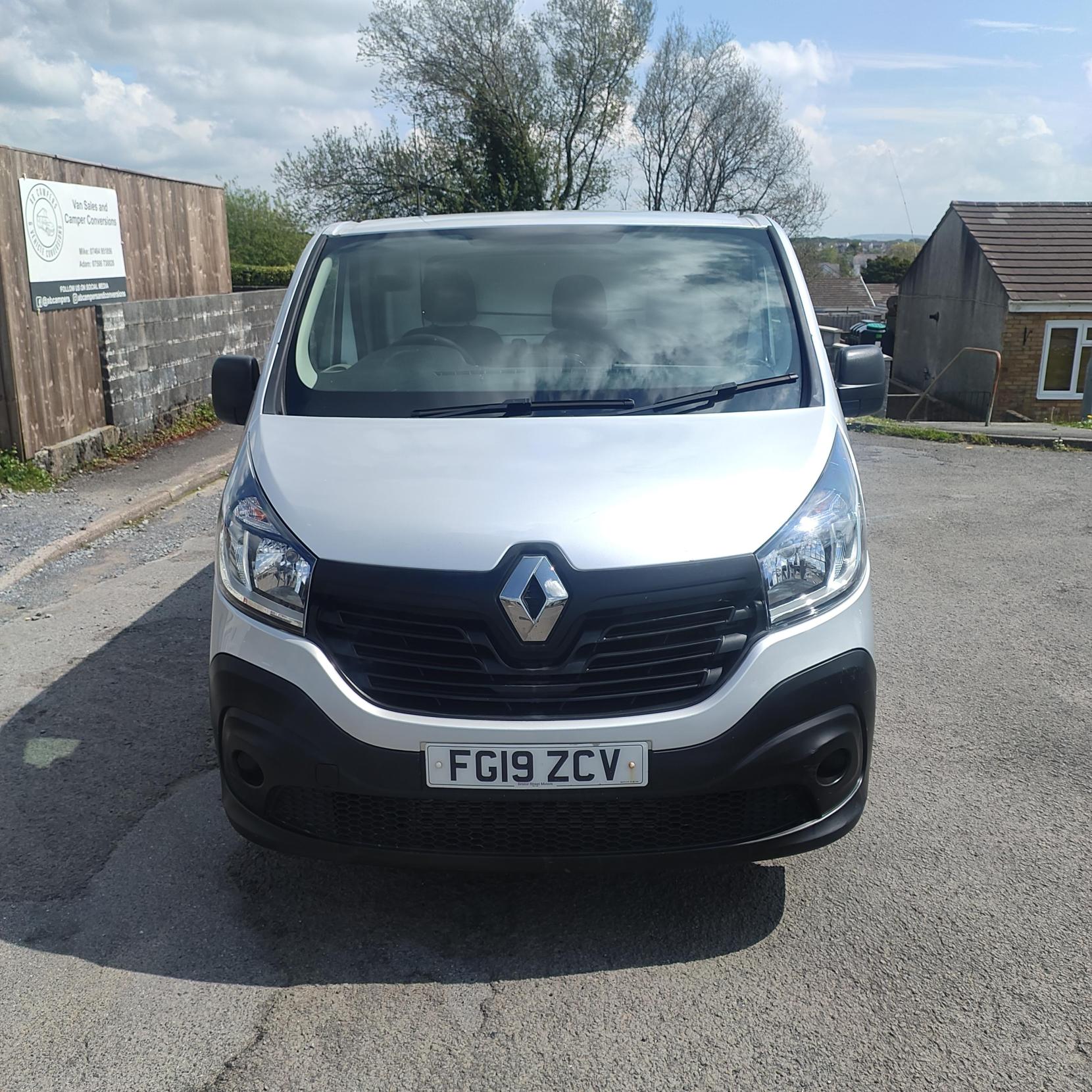 Renault Trafic 1.6 dCi 27 Business Panel Van 5dr Diesel Manual SWB Standard Roof Euro 6 (120 ps)